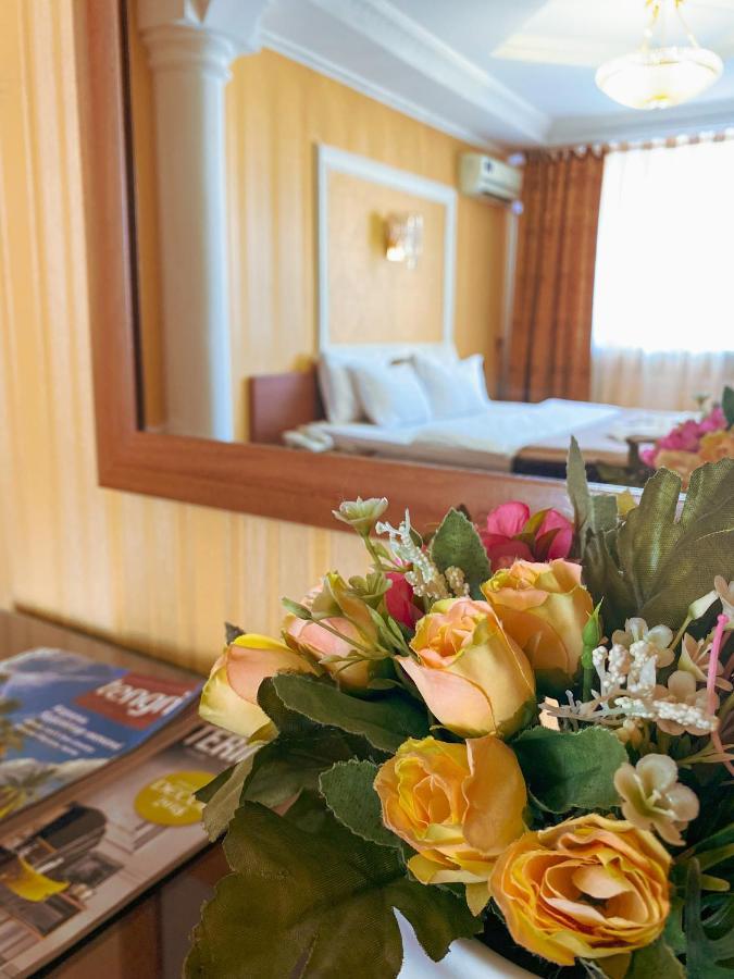 Nomad Hotel Astana Bagian luar foto