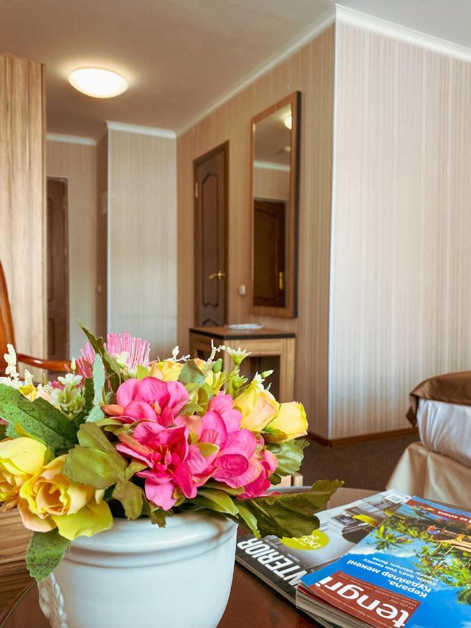 Nomad Hotel Astana Bagian luar foto