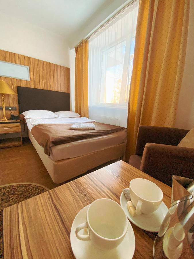 Nomad Hotel Astana Bagian luar foto